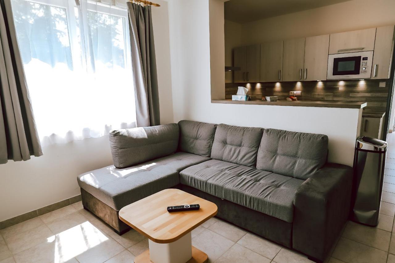 Chaty a Apartmány Hracholusky Kemp Kosatka Pnovany Exterior foto