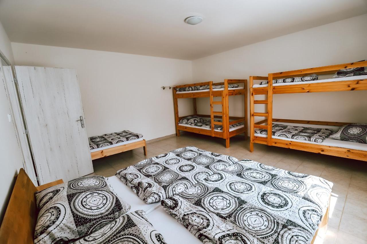 Chaty a Apartmány Hracholusky Kemp Kosatka Pnovany Exterior foto
