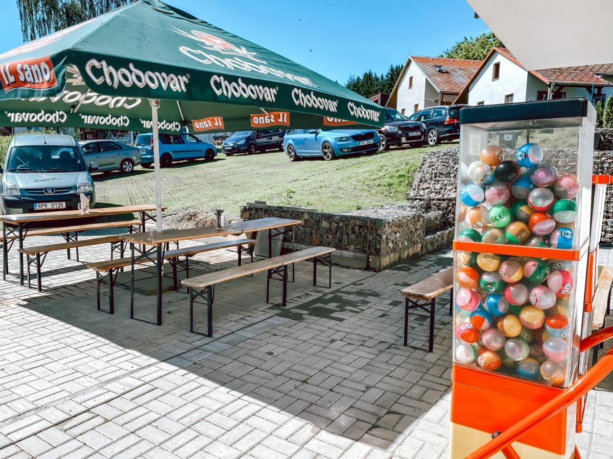 Chaty a Apartmány Hracholusky Kemp Kosatka Pnovany Exterior foto