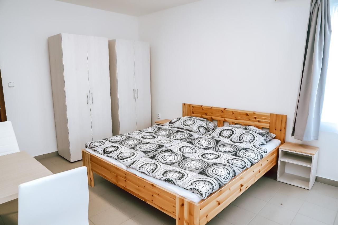 Chaty a Apartmány Hracholusky Kemp Kosatka Pnovany Exterior foto