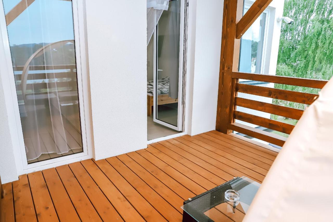 Chaty a Apartmány Hracholusky Kemp Kosatka Pnovany Exterior foto